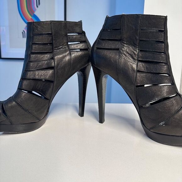 Stuart Weitzman Open Toe Black Leather Strappy Moto Ankle Booties Size 10 - Picture 10 of 17